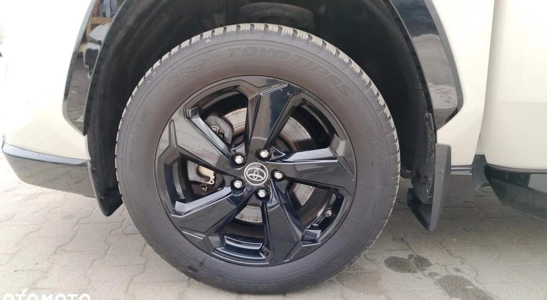 Toyota RAV4 cena 139900 przebieg: 81788, rok produkcji 2018 z Legionowo małe 466